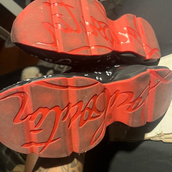 Red bottom worn a few - Picture 2 of 3